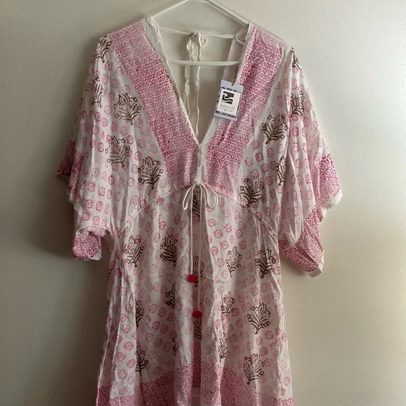 Floral Pink and White Beach cover up - Picture 2 of 5